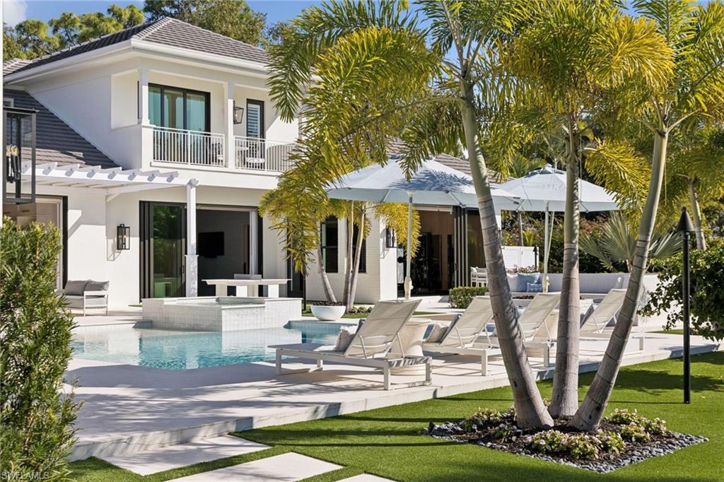 186 North Street Naples, FL 34108 - Photo 3 of 50