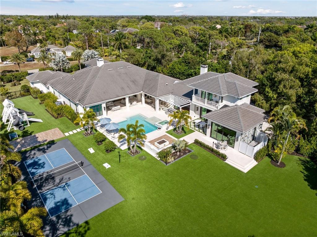 186 North Street Naples, FL 34108 - Photo 5 of 50