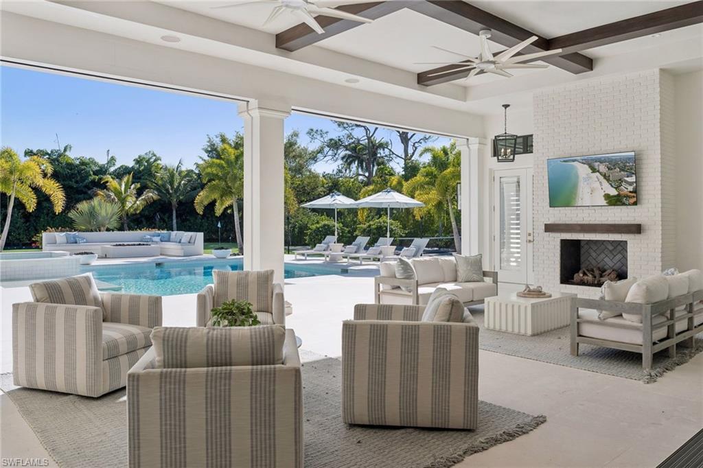 186 North Street Naples, FL 34108 - Photo 6 of 50