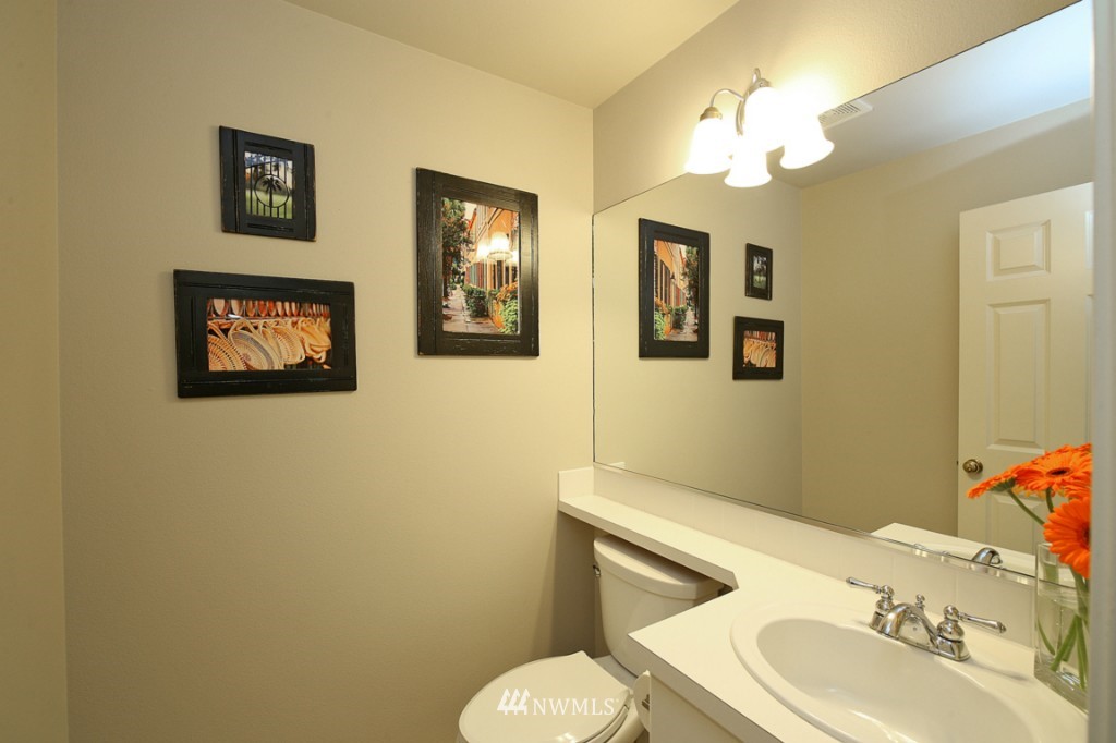 4620 Northeast 5th Court Renton, WA 98059 - Photo 11 of 25 Gallery Image 11