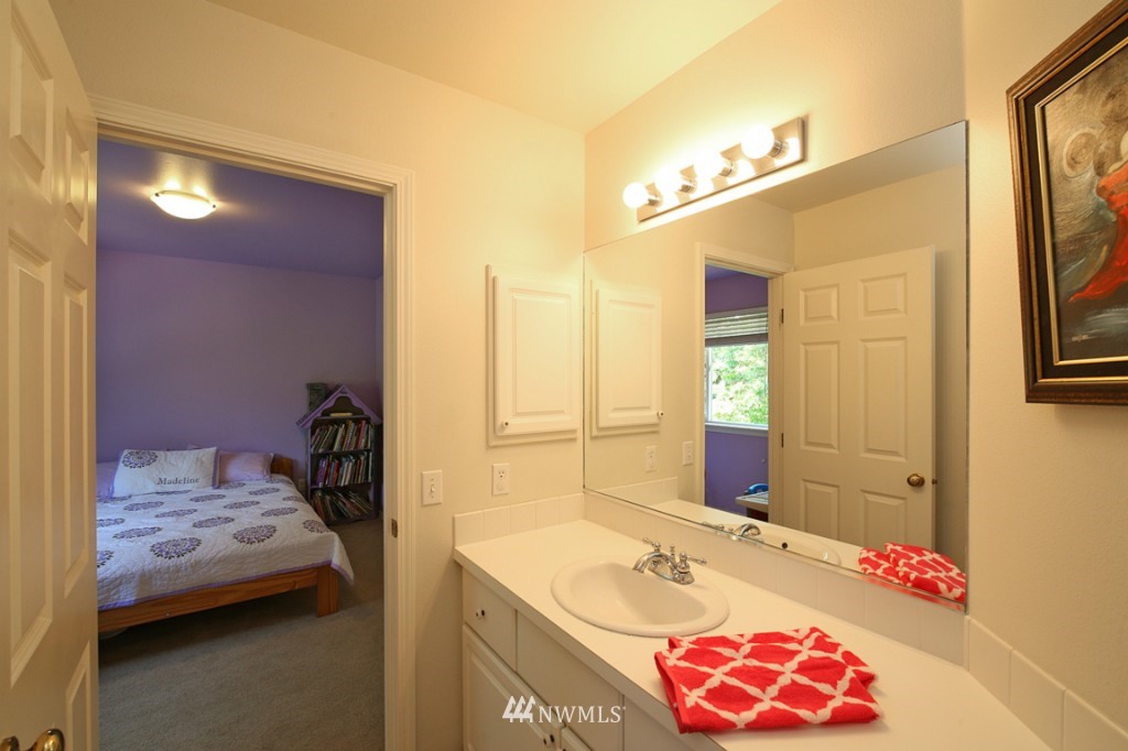 4620 Northeast 5th Court Renton, WA 98059 - Photo 21 of 25 Gallery Image 21