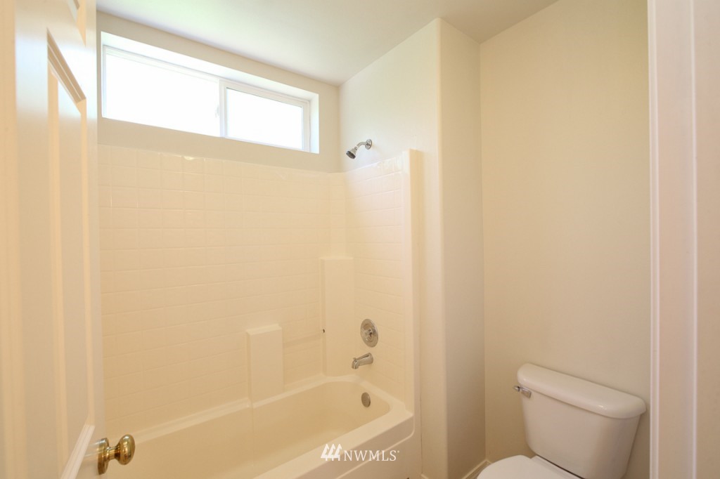 4620 Northeast 5th Court Renton, WA 98059 - Photo 22 of 25 Gallery Image 22