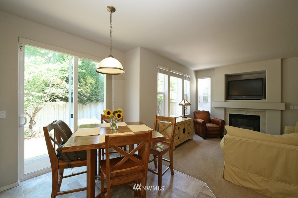 4620 Northeast 5th Court Renton, WA 98059 - Photo 5 of 25 Gallery Image 5