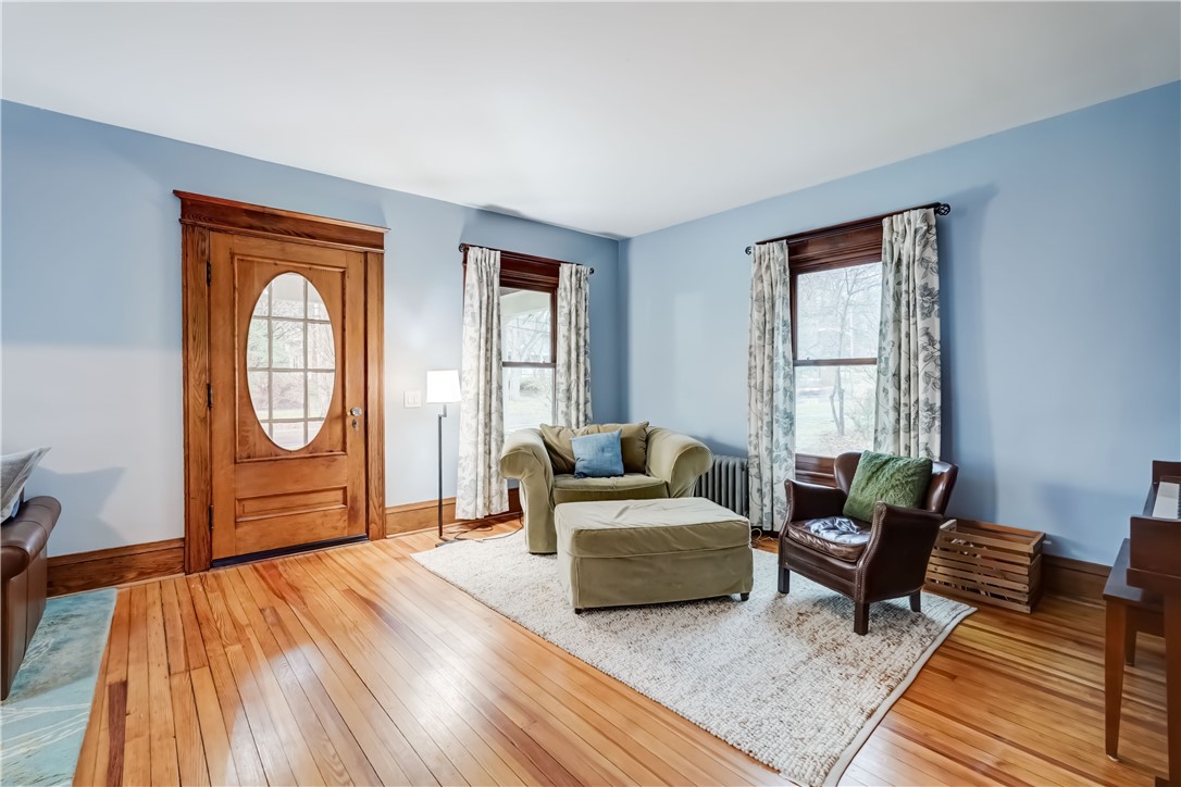 9 Sutherland Street Pittsford, NY 14534 - Photo 3 of 37