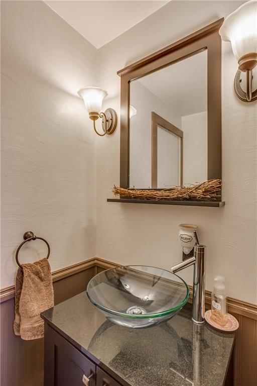 1086 Butler Road Springdale, PA 15144 - Photo 8 of 23 Main Level Full Bath with Tub/Shower