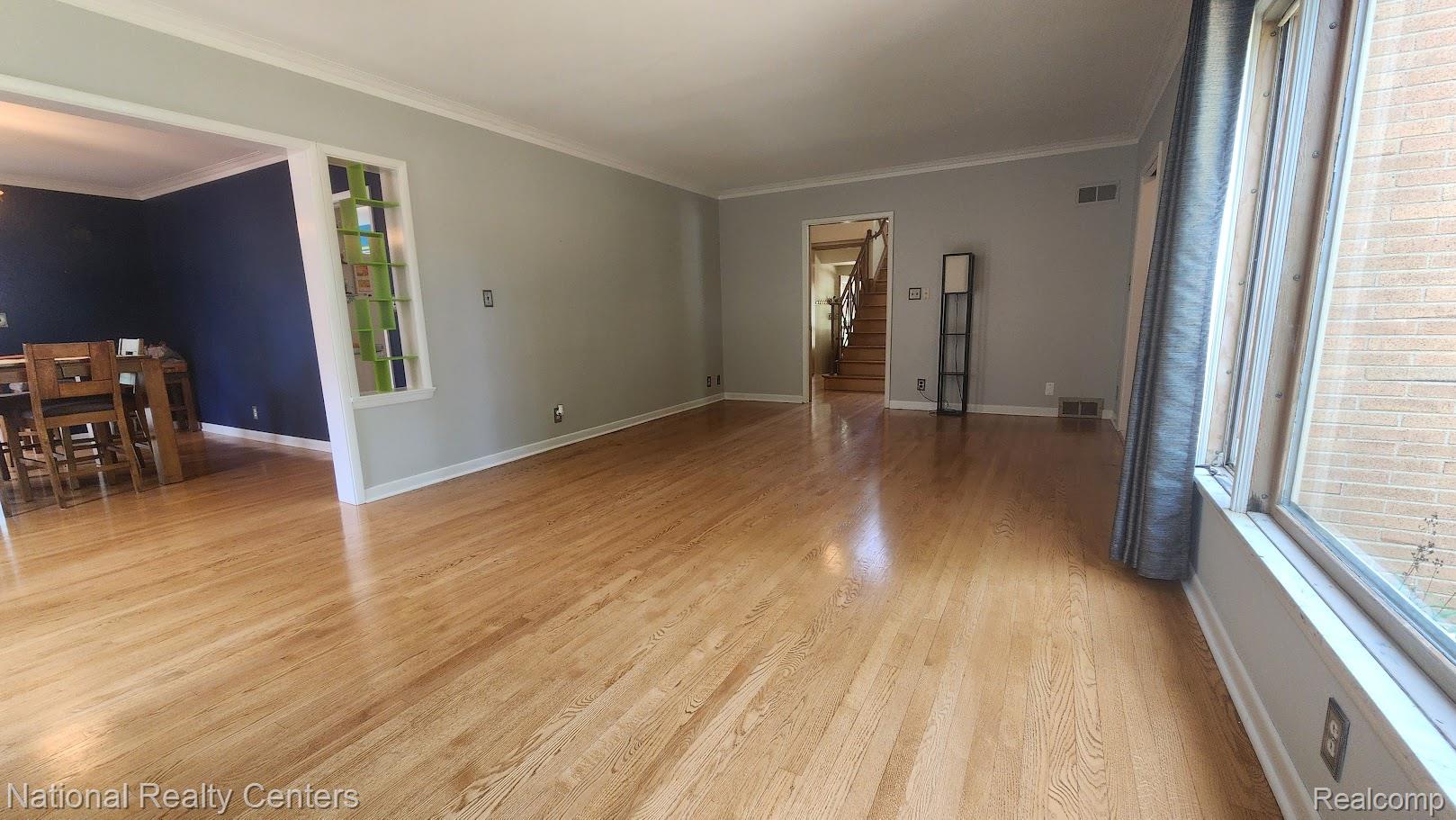 821 Pemberton Road Grosse Pointe, MI 48230 - Photo 20 of 70 Living room 7.jpg