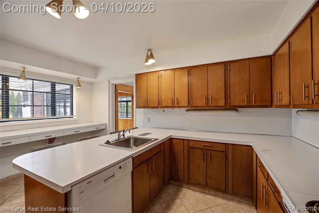 1101 Torrey Road Grosse Pointe Woods, MI 48236 - Photo 10 of 29 Gallery Image 10