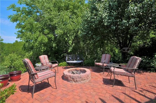 4845 Hickory Ridge Road Lebanon, TN 37087 - Photo 5 of 20 a view of a chairs and table in the patio