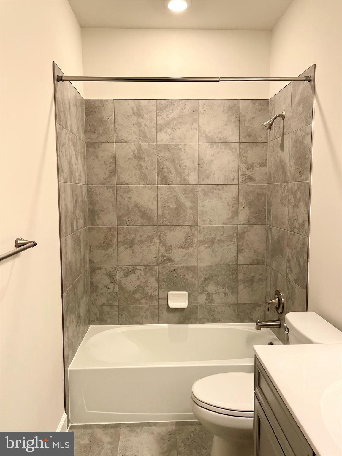 22522 Foundation Drive Ashburn, VA 20148 - Photo 18 of 30 Hall bath