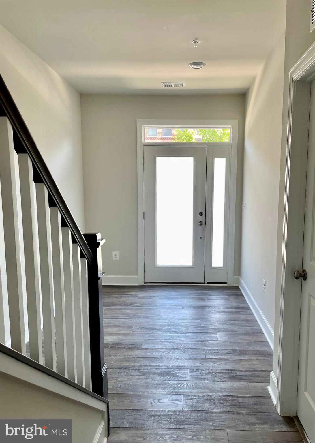 22522 Foundation Drive Ashburn, VA 20148 - Photo 3 of 30 Foyer facing the front door.
