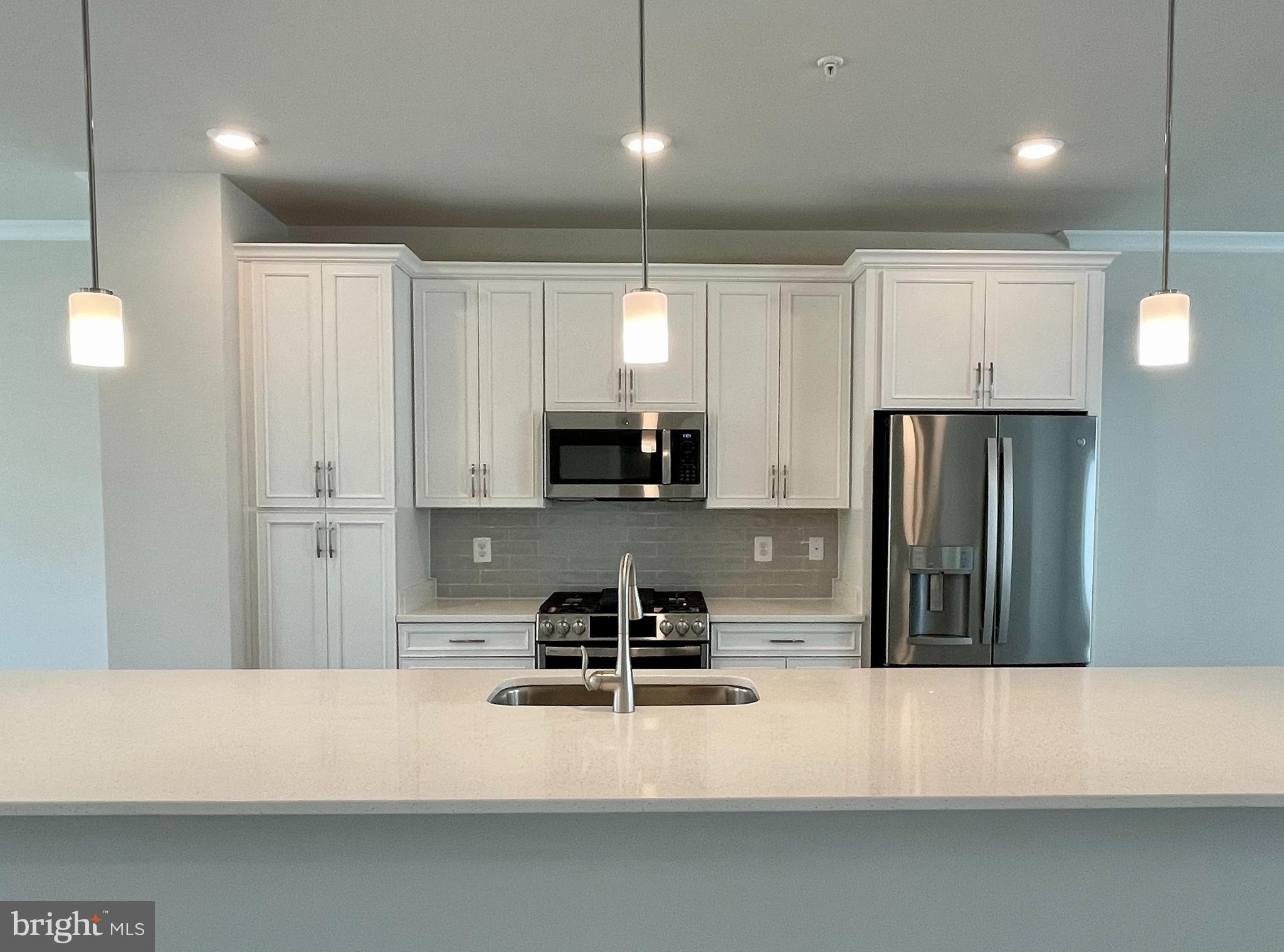 22522 Foundation Drive Ashburn, VA 20148 - Photo 6 of 30 Gourmet Kitchen with Center Island