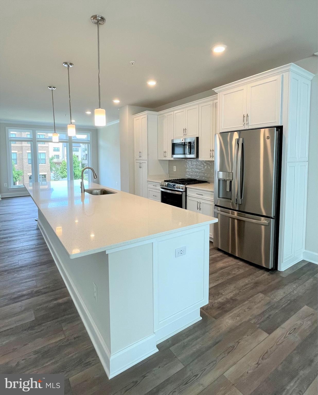 22522 Foundation Drive Ashburn, VA 20148 - Photo 10 of 30 Kitchen facing the Great Room