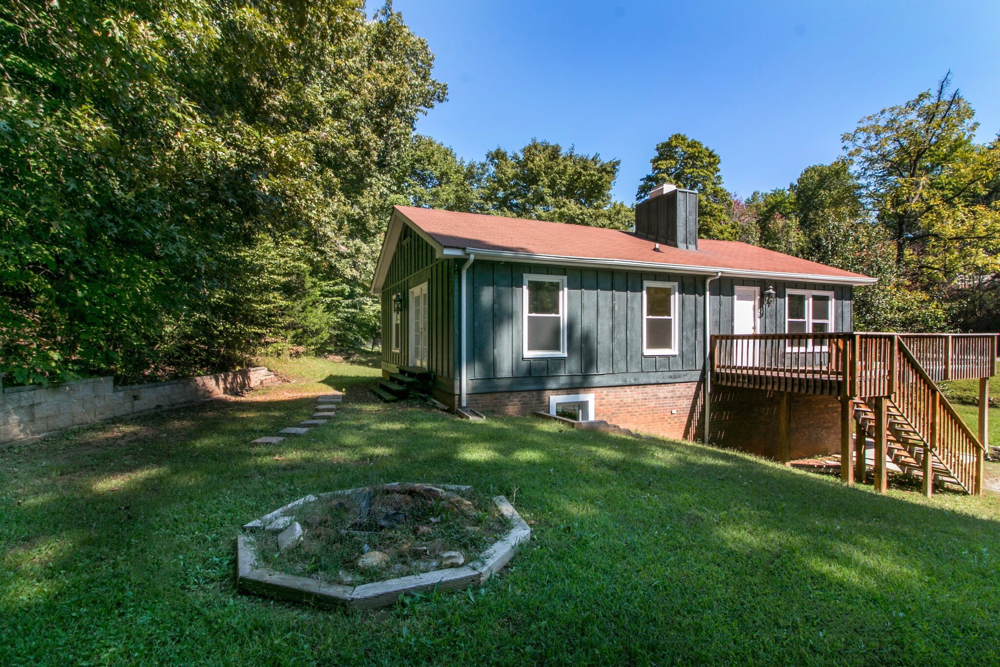 342 Harper Road Clarksville, TN 37043 - Photo 2 of 29