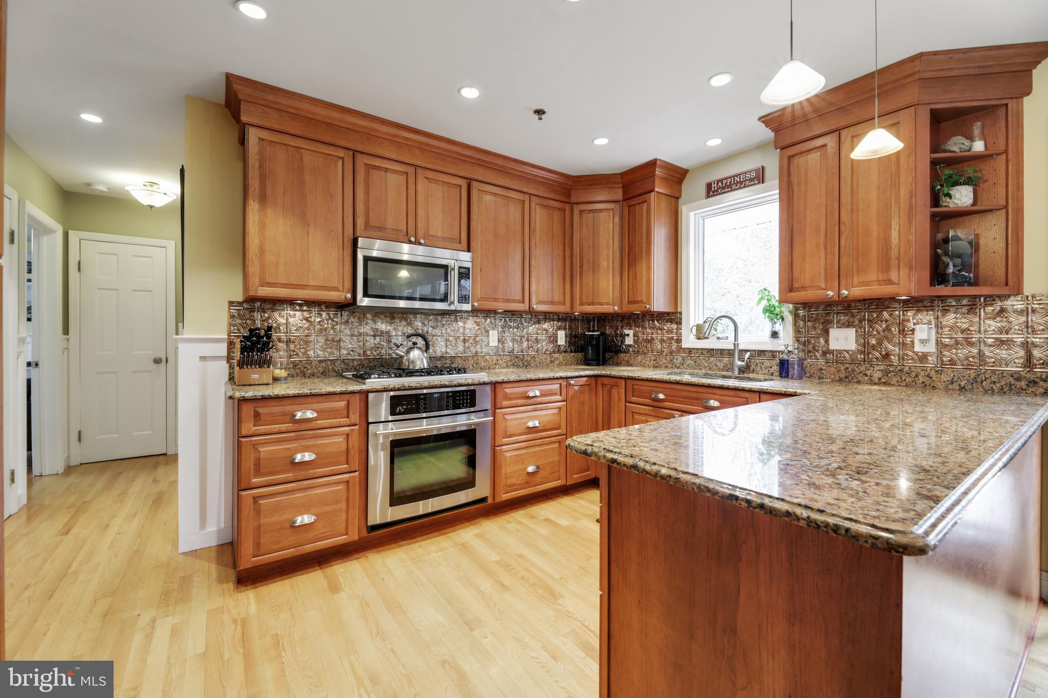 533 Village Road West Princeton Junction, NJ 08550 - Photo 7 of 31