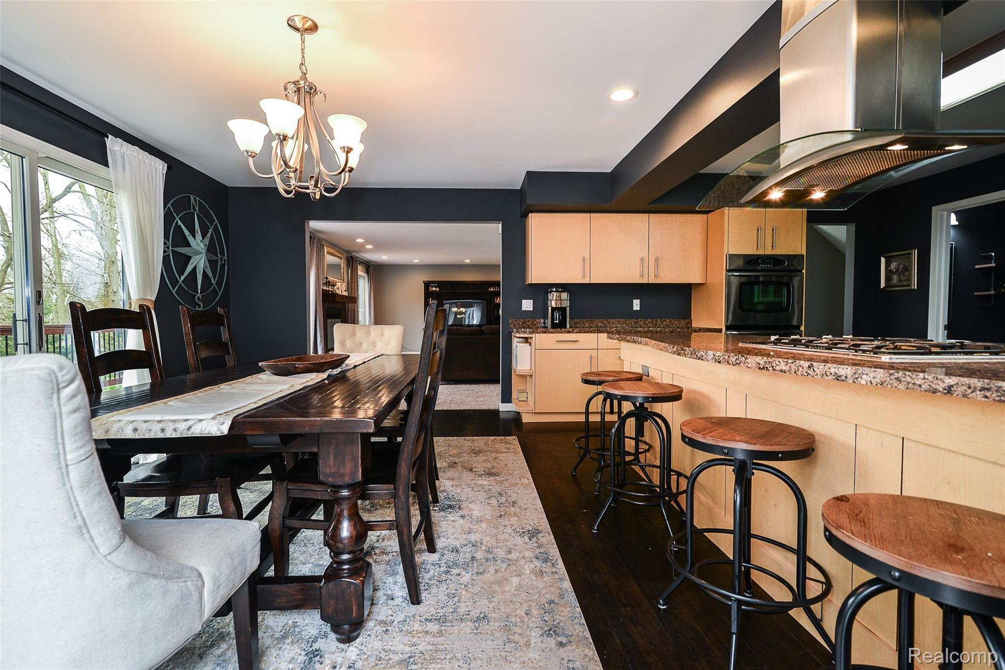 4184 Bauer Road Brighton, MI 48116 - Photo 9 of 51 Large Breakfast Bar