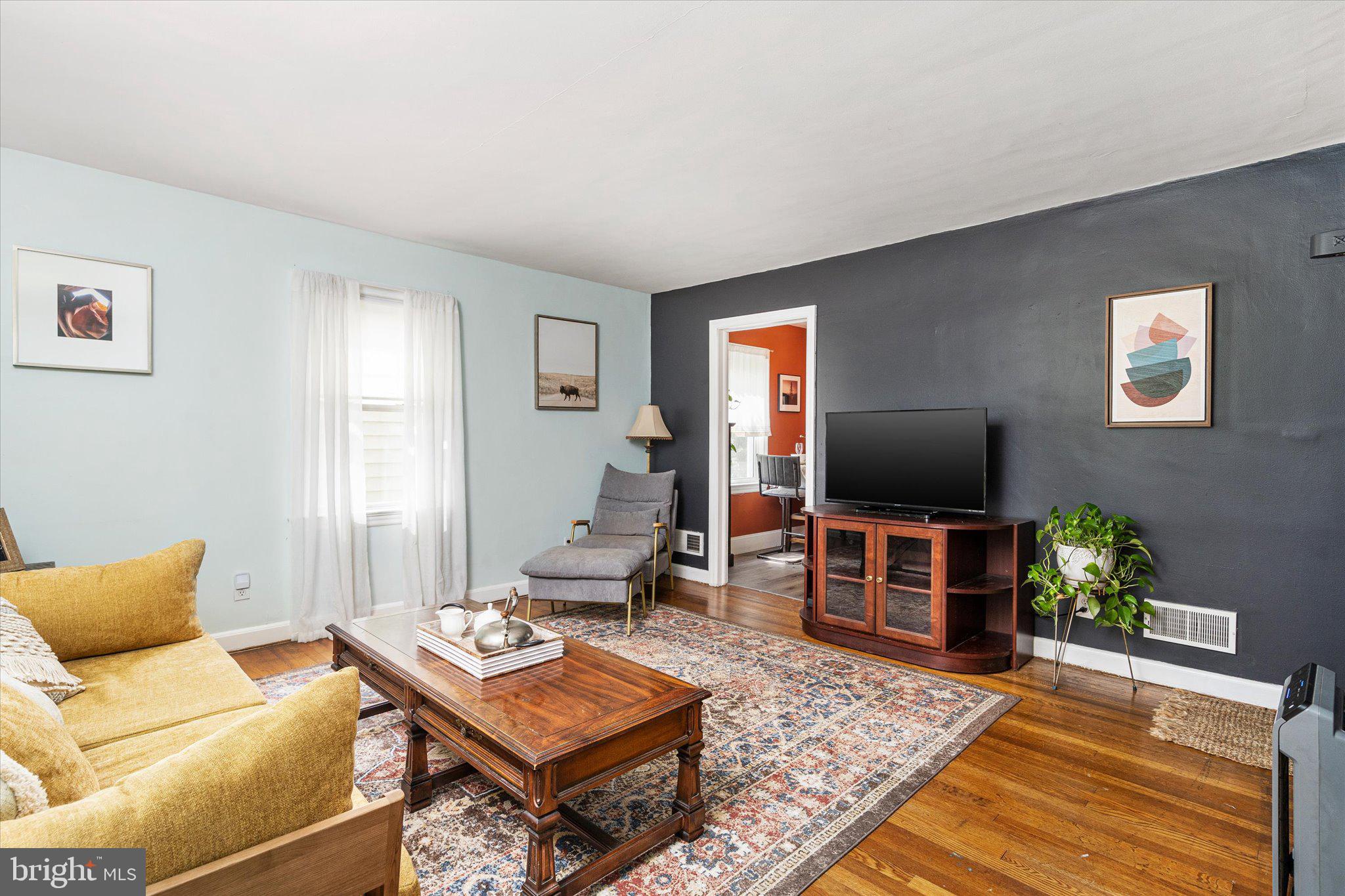35 Rutledge Avenue Ewing, NJ 08618 - Photo 3 of 18