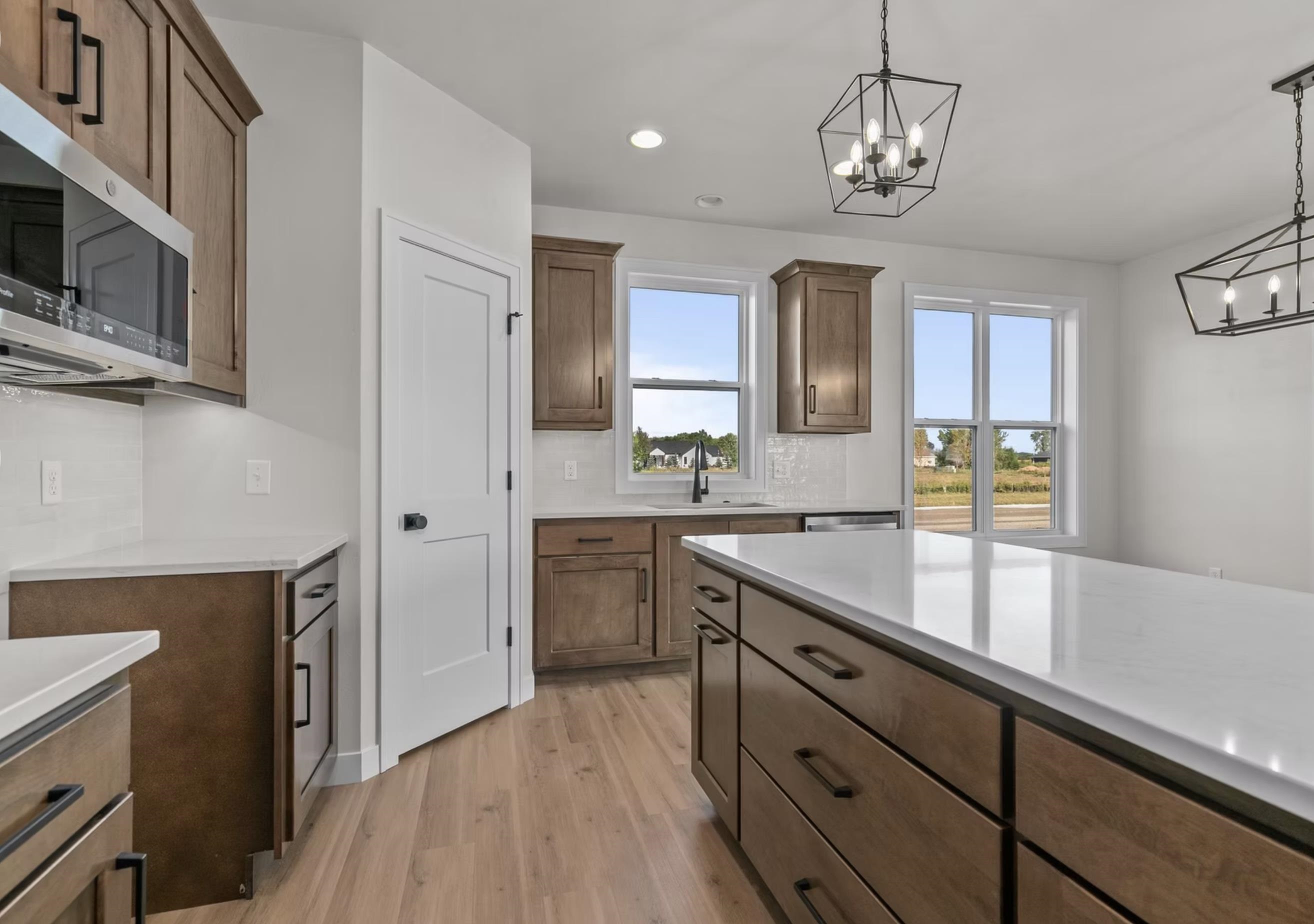 N8870 Killarney Way Menasha, WI 54952 - Photo 4 of 14