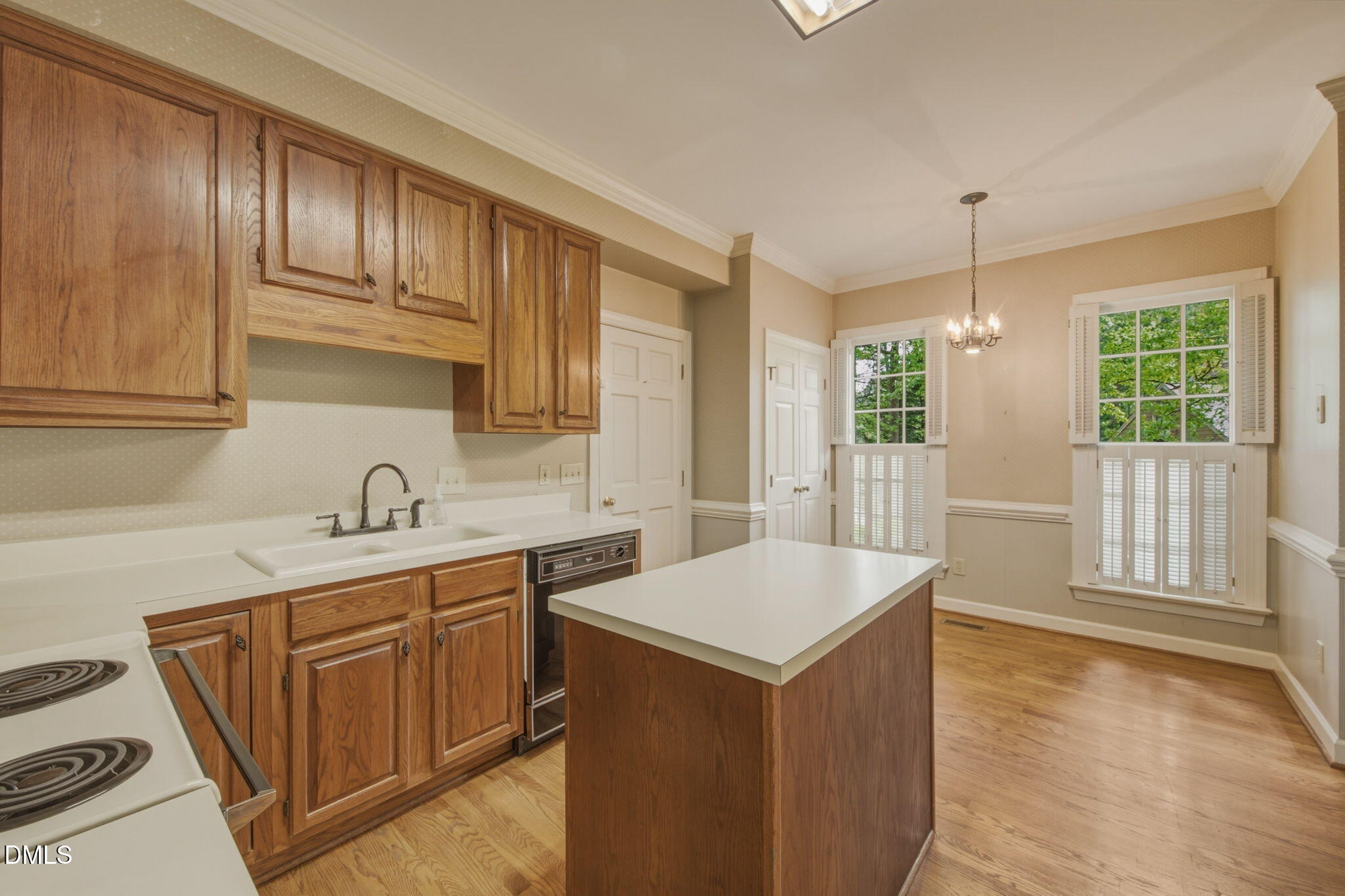 6107 Tipping Circle Raleigh, NC 27609 - Photo 11 of 39 11-web-or-mls-6107 Tipping Circle-2610