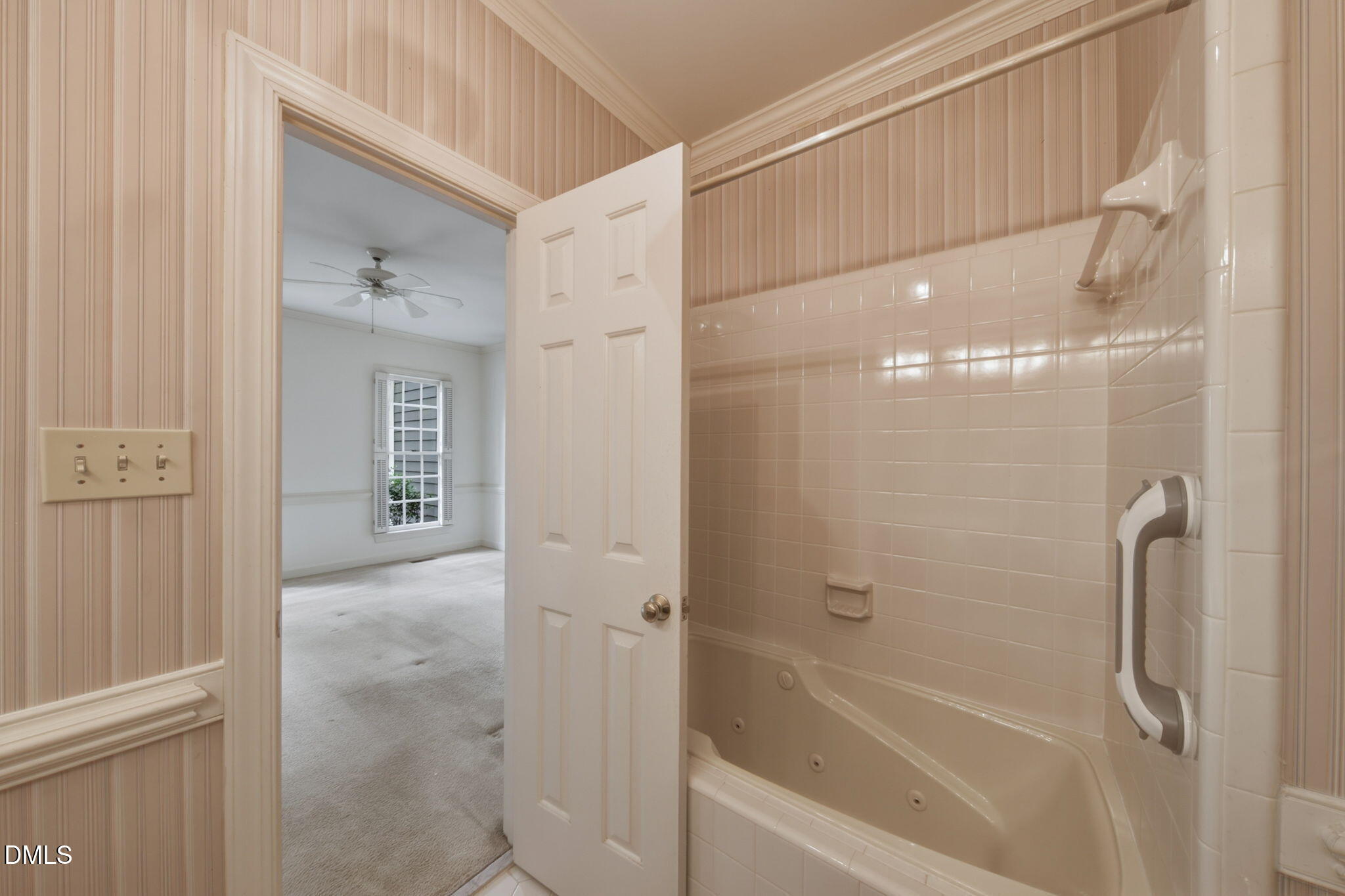 6107 Tipping Circle Raleigh, NC 27609 - Photo 20 of 39 20-web-or-mls-6107 Tipping Circle-2619