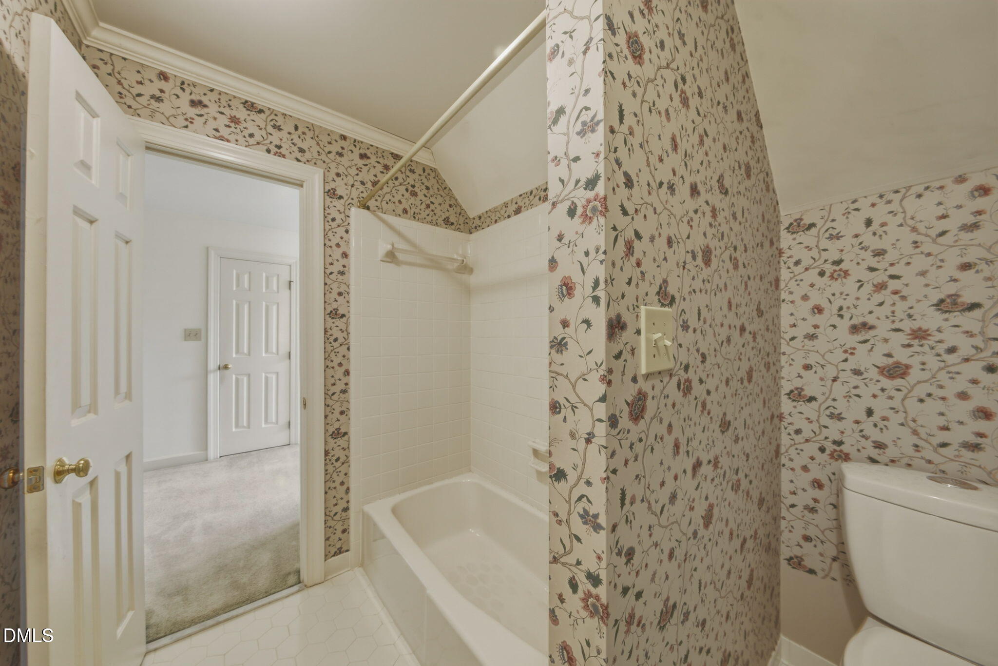 6107 Tipping Circle Raleigh, NC 27609 - Photo 26 of 39 26-web-or-mls-6107 Tipping Circle-2625