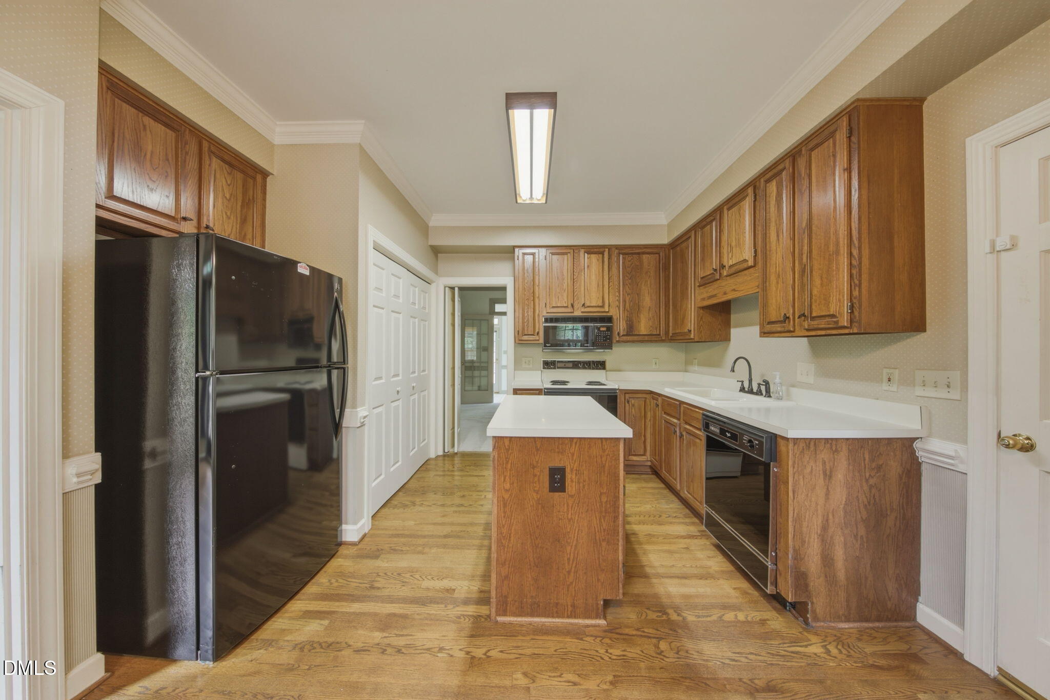 6107 Tipping Circle Raleigh, NC 27609 - Photo 10 of 39 10-web-or-mls-6107 Tipping Circle-2609