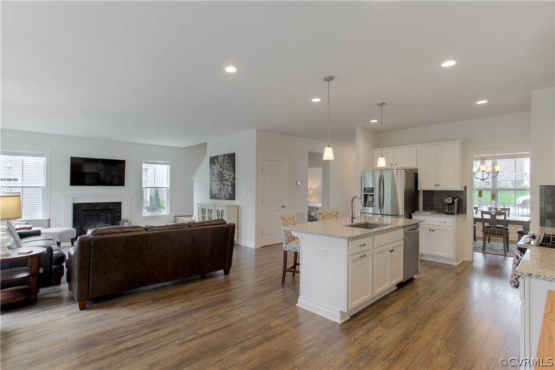 16019 Longlands Road Chesterfield, VA 23832 - Photo 16 of 50 Family Room/Kitchen area