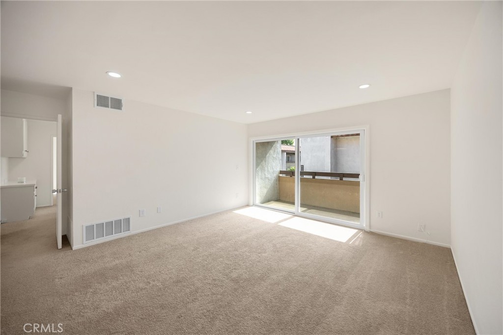 2521 West Sunflower Avenue, Unit R8 Santa Ana, CA 92704 - Photo 3 of 21