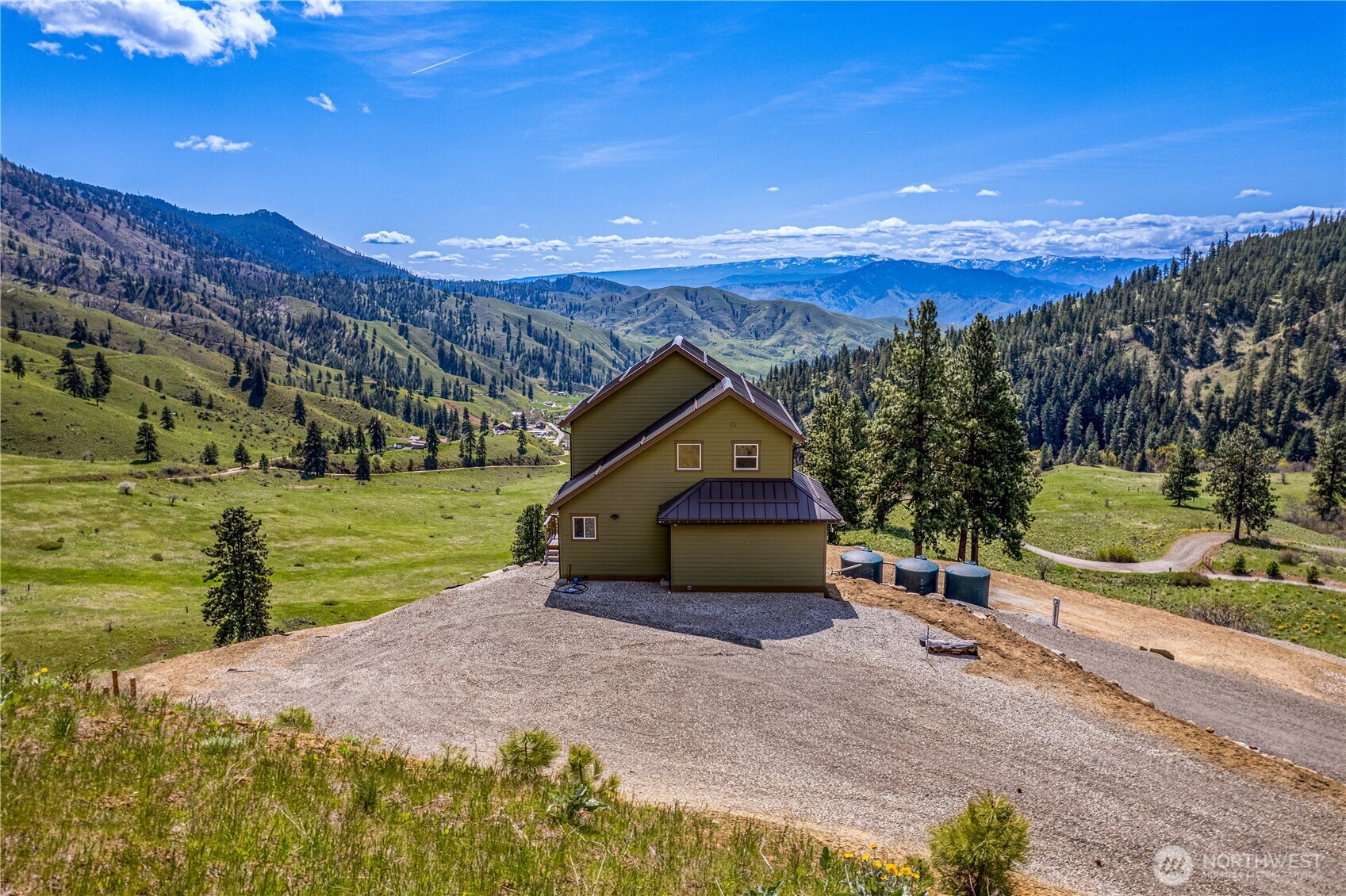 9660 Nahahum Canyon Road Cashmere, WA 98815 - Photo 2 of 39