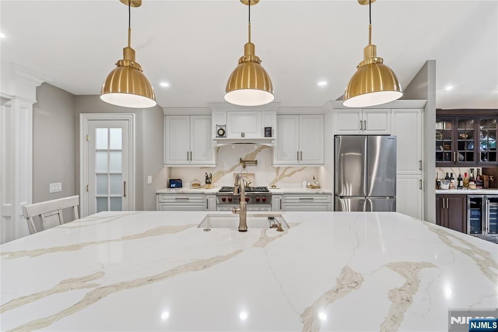 854 Cambridge Road River Vale, NJ 07675 - Photo 12 of 50