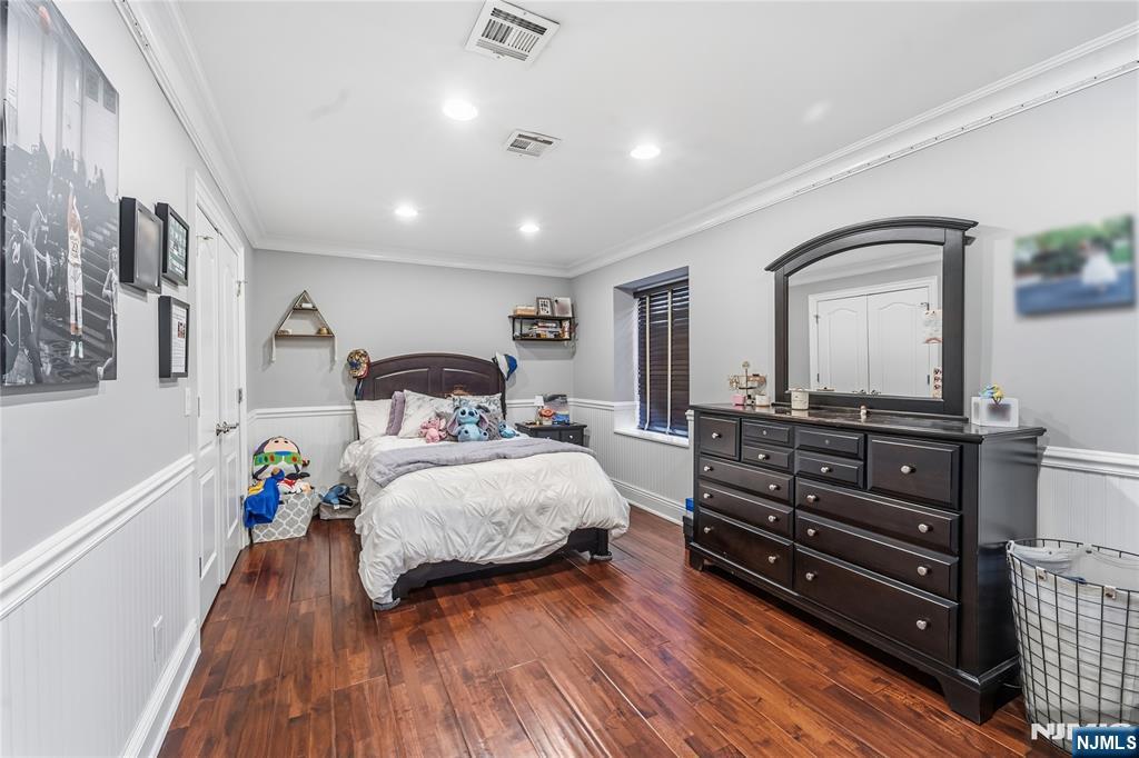 854 Cambridge Road River Vale, NJ 07675 - Photo 23 of 50