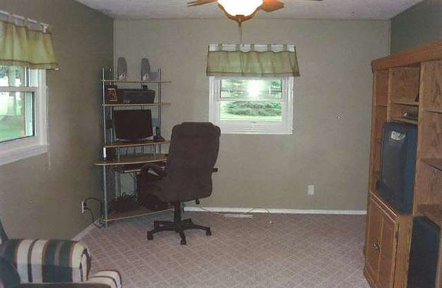 6900 West Cornbread Road Yorktown, IN 47396 - Photo 9 of 12