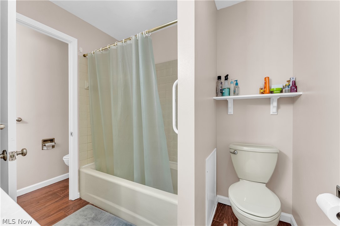 6821 Thornapple Road Gates Mills, OH 44040 - Photo 27 of 42 Bathroom