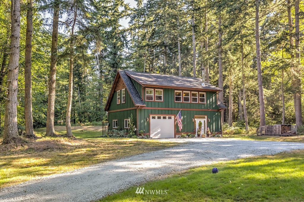 567 Lagoon Point Road Greenbank, WA 98253 - Photo 1 of 25 Gallery Image 1
