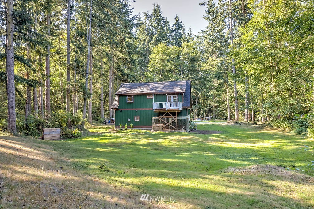 567 Lagoon Point Road Greenbank, WA 98253 - Photo 3 of 25 Gallery Image 3