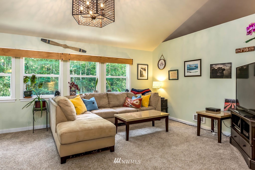 567 Lagoon Point Road Greenbank, WA 98253 - Photo 4 of 25 Gallery Image 4
