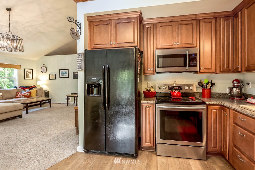 567 Lagoon Point Road Greenbank, WA 98253 - Photo 10 of 25 Gallery Image 10