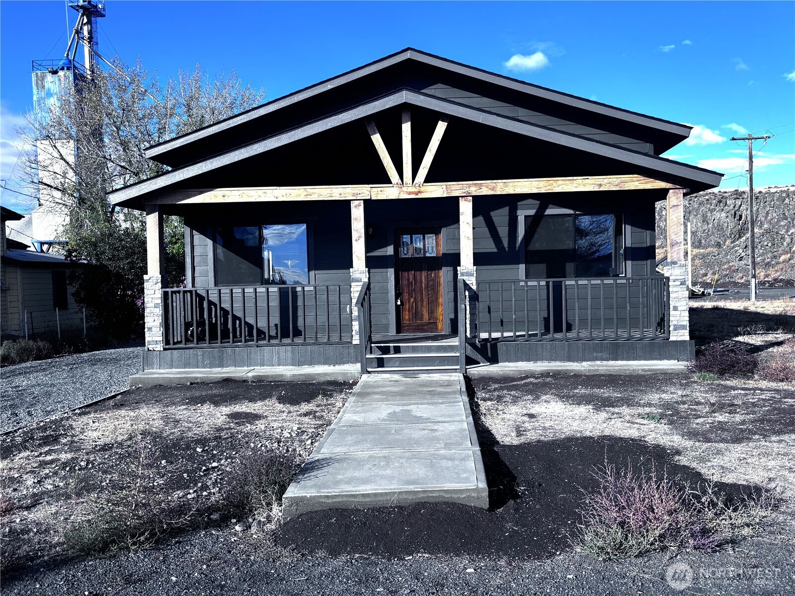 207 North Birch Street Odessa, WA 99159 - Photo 2 of 28 a front view of a house
