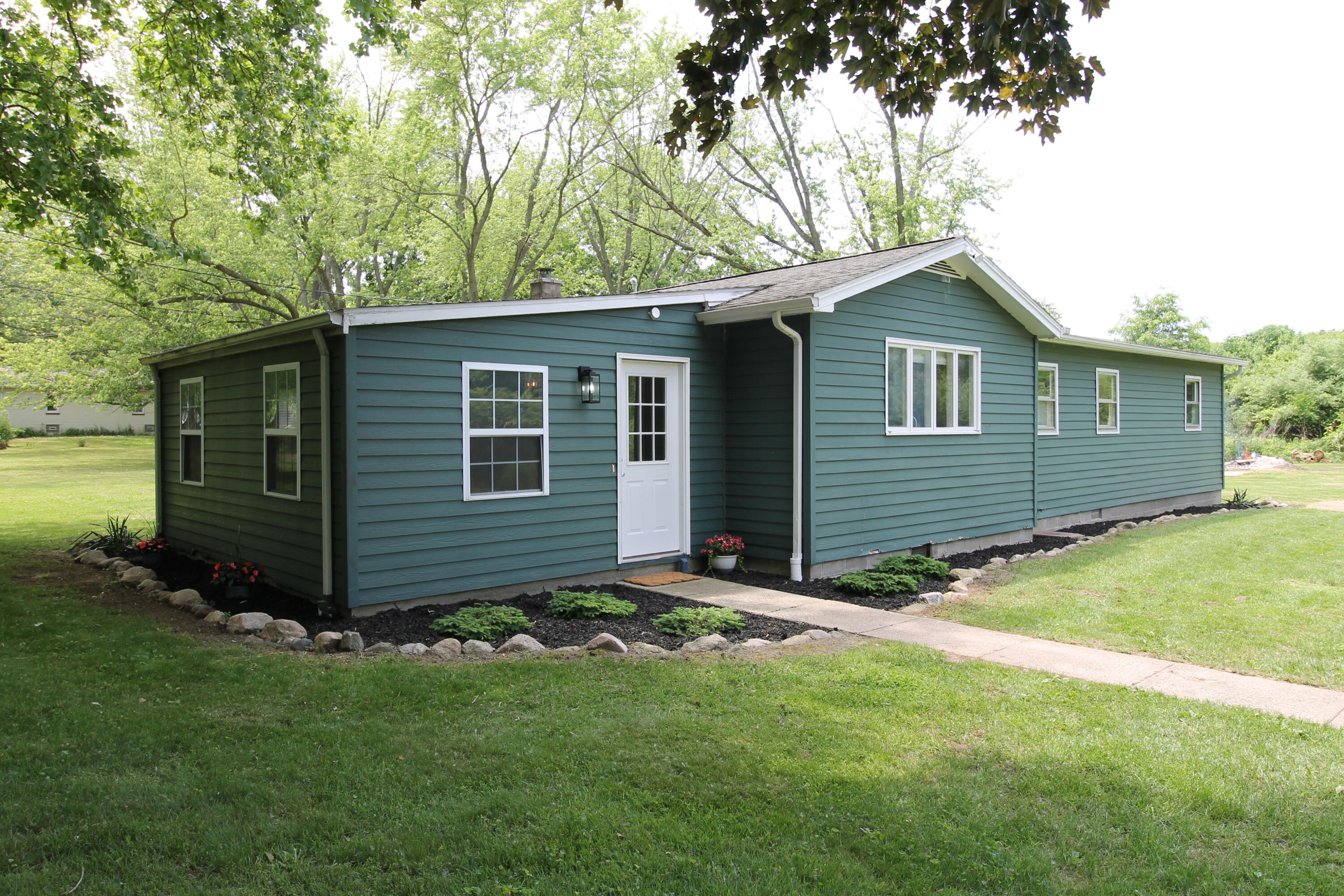 11878 Wilson Road New Buffalo, MI 49117 - Photo 1 of 23 IMG_8583