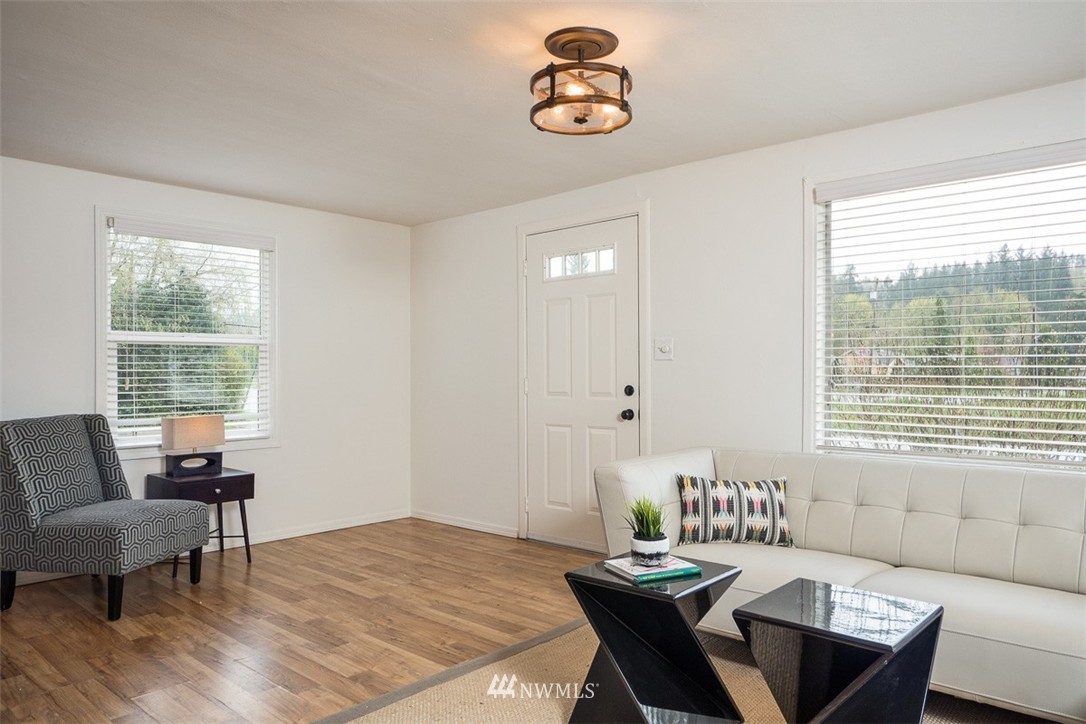 3428 Southeast 5th Street Renton, WA 98058 - Photo 3 of 20