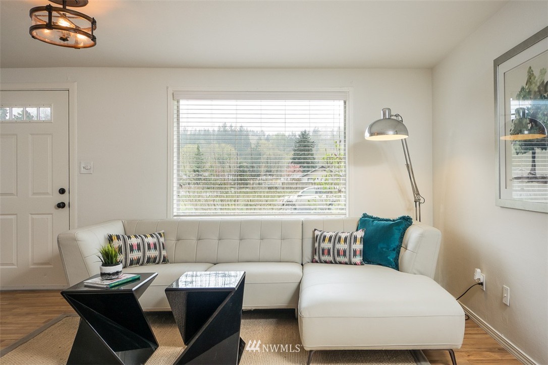 3428 Southeast 5th Street Renton, WA 98058 - Photo 5 of 20