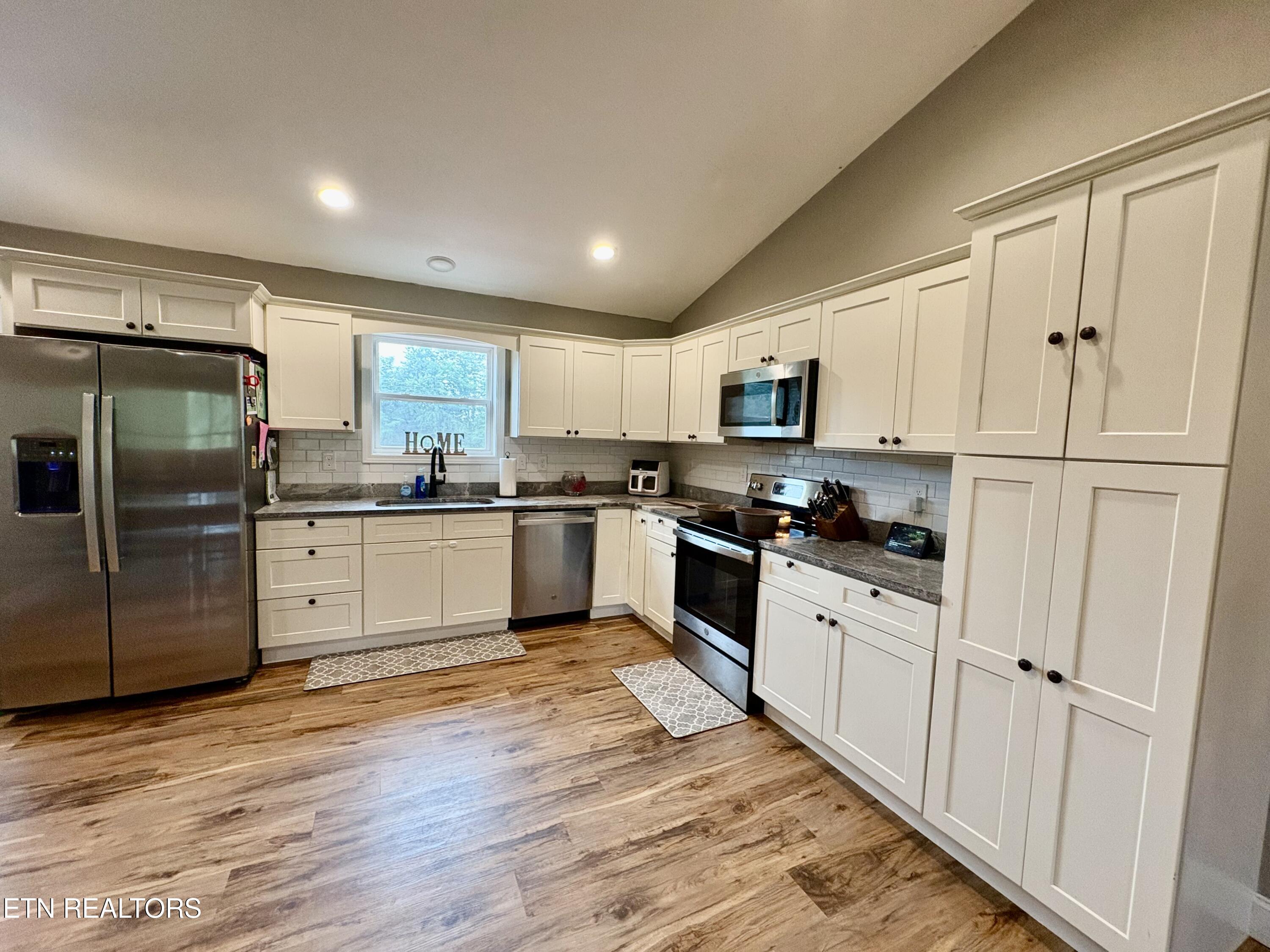 327 Thomas Loop Road Sevierville, TN 37876 - Photo 5 of 18 Kitchen Area