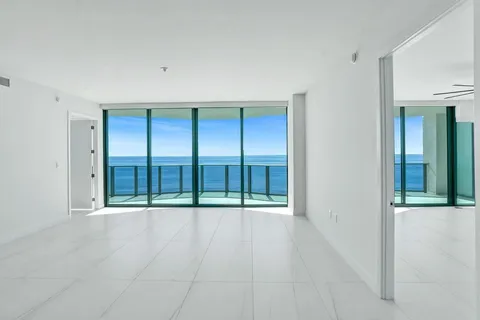 $2,750,000 | 900 North Ocean Boulevard, Unit 1405, Pompano Beach, FL 33062