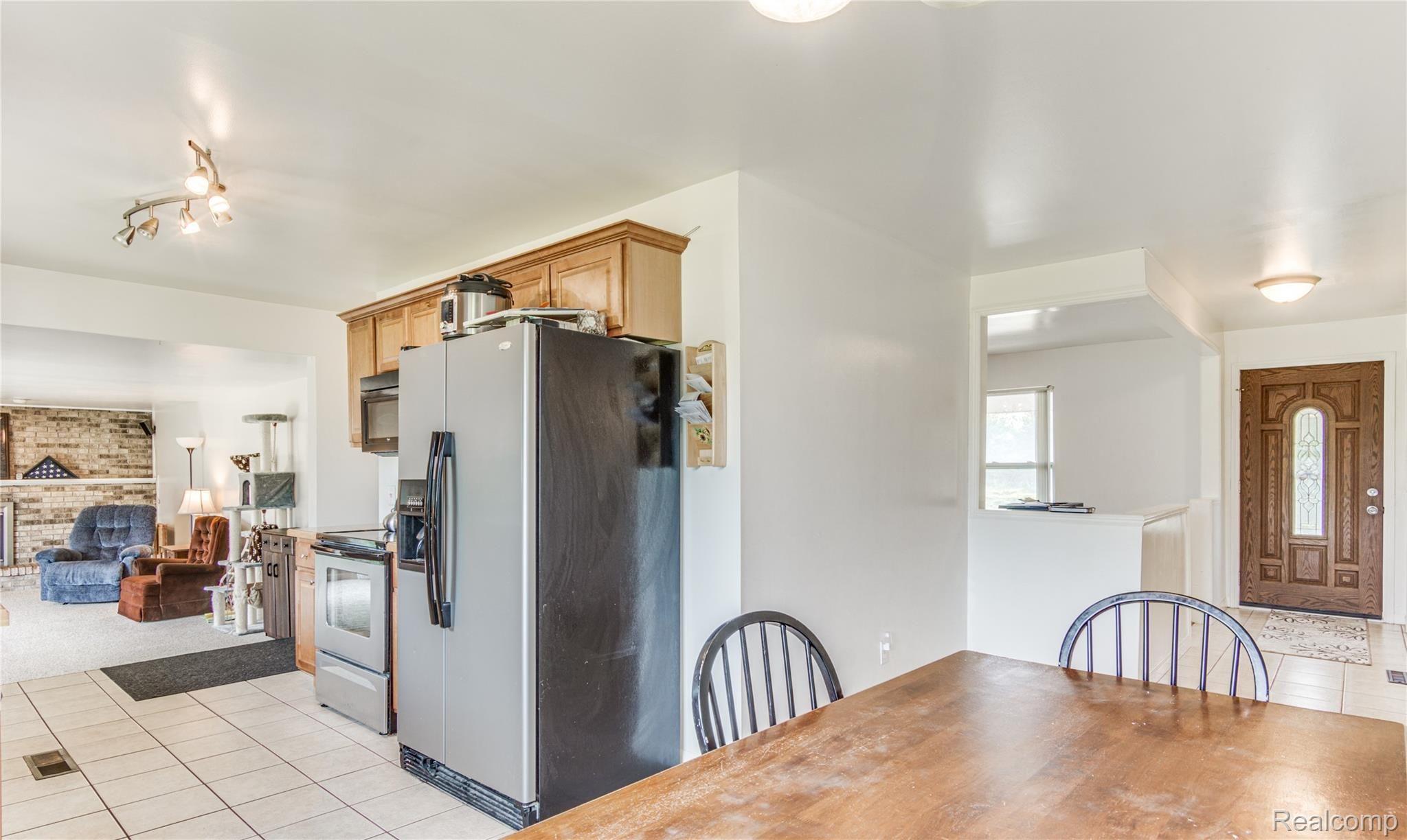 8530 Duffield Road Flushing, MI 48433 - Photo 17 of 29 Kitchen.jpg