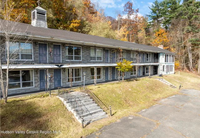 $795,000 | 165 Queechy Lake Drive, Canaan, NY 12029