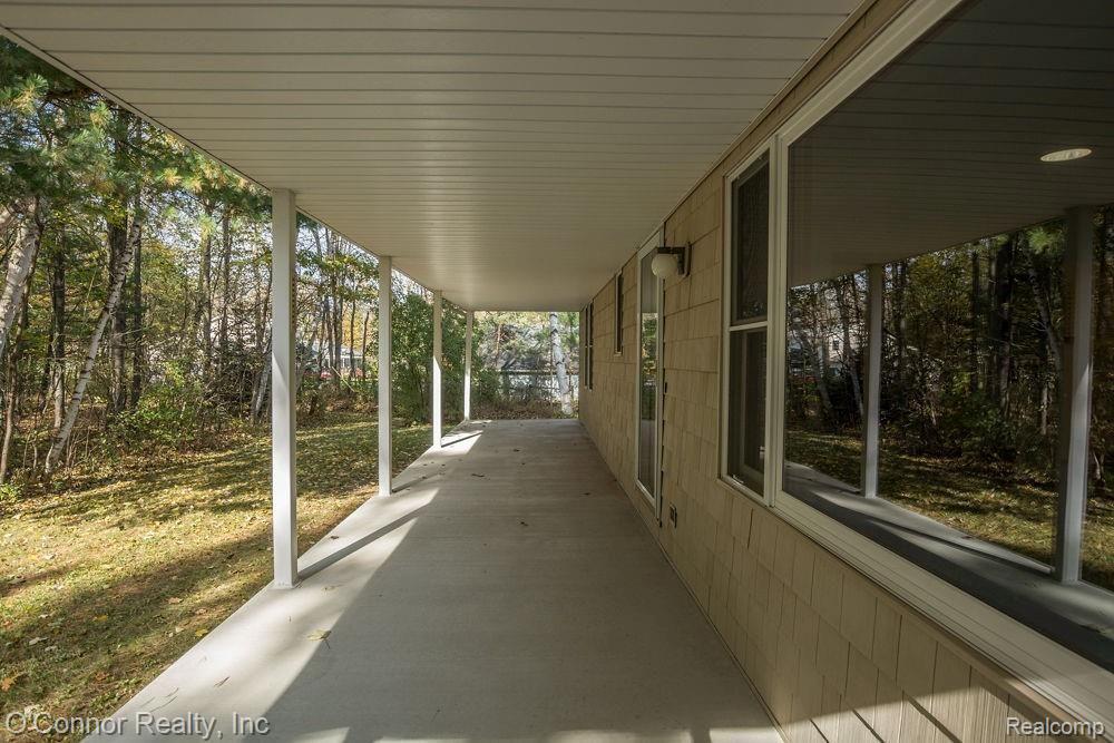 195 Wadhams Road St. Clair, MI 48079 - Photo 4 of 41 DSC_9898.jpg