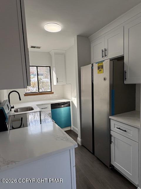 337 Crewe Court Bushkill, PA 18324 - Photo 3 of 24 crew ct kitchen 2