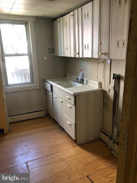 256 Spring Valley Road Reading, PA 19605 - Photo 10 of 19 Full Bath