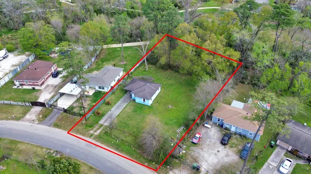 a view of a yard with a small park