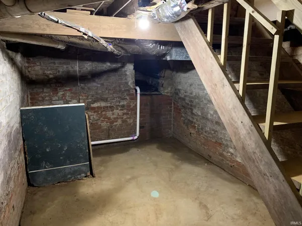 $93,900 | 210 East Maryland Street, Evansville, IN 47711