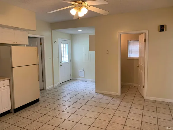 $93,900 | 210 East Maryland Street, Evansville, IN 47711